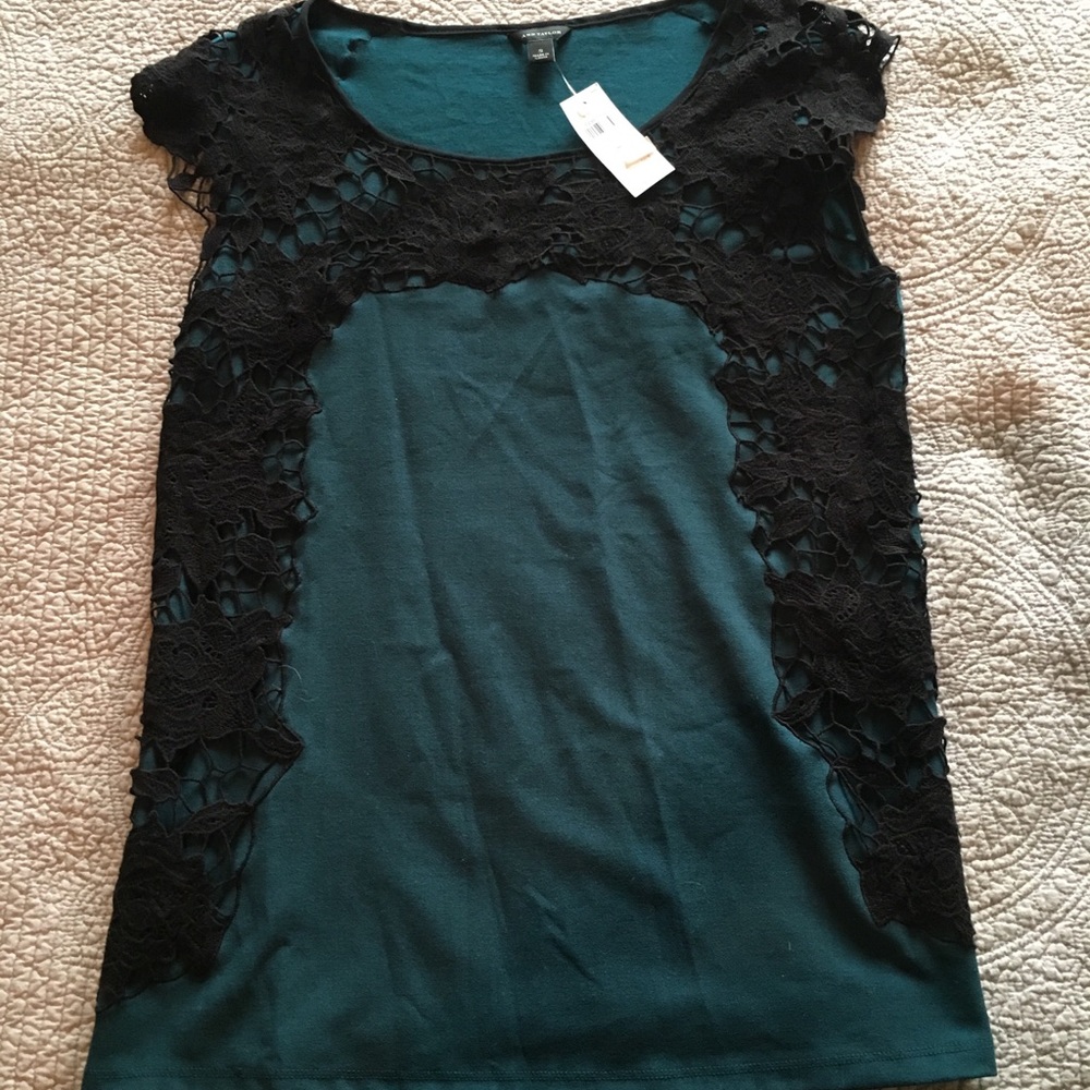 Ann Taylor top, NWT, super cute, size small